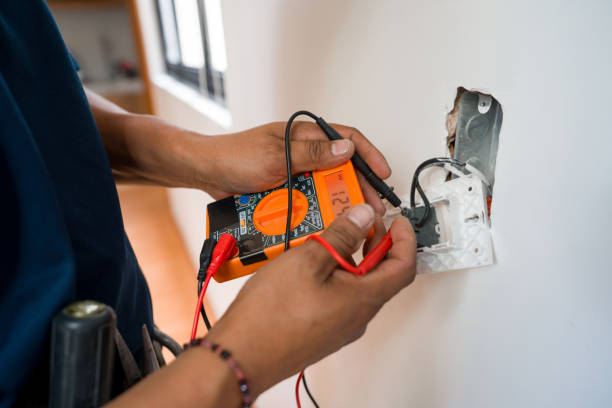 Best Circuit Breaker Repair  in Country Clu, FL